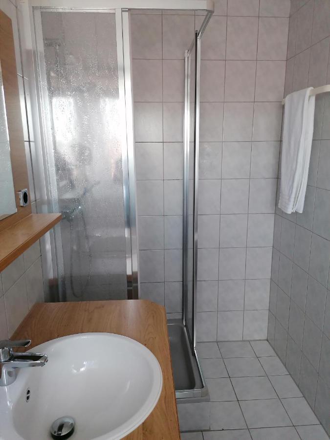 Kirchenwirt Mirth Hotell Eltendorf Rum bild